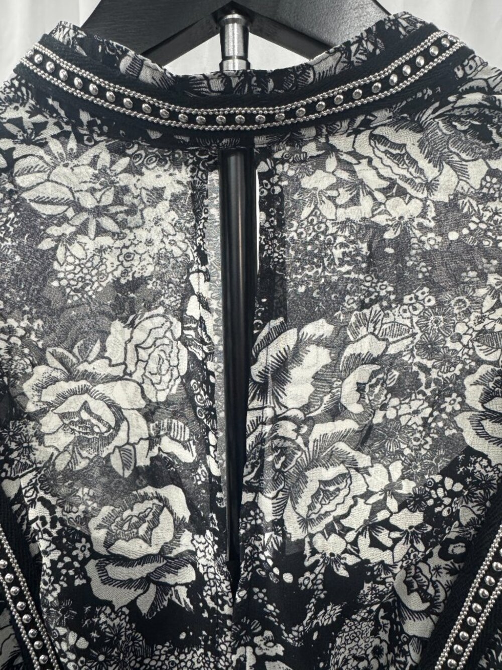 TOPSHOP Floral Stud Trim Mini Dress with stud details Black & White, Size 8 - Picture 7 of 16